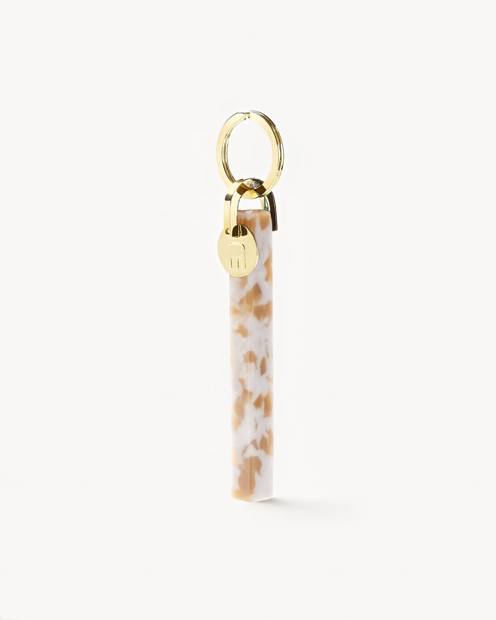 Bar Keychain in Taupe Shell – Gold