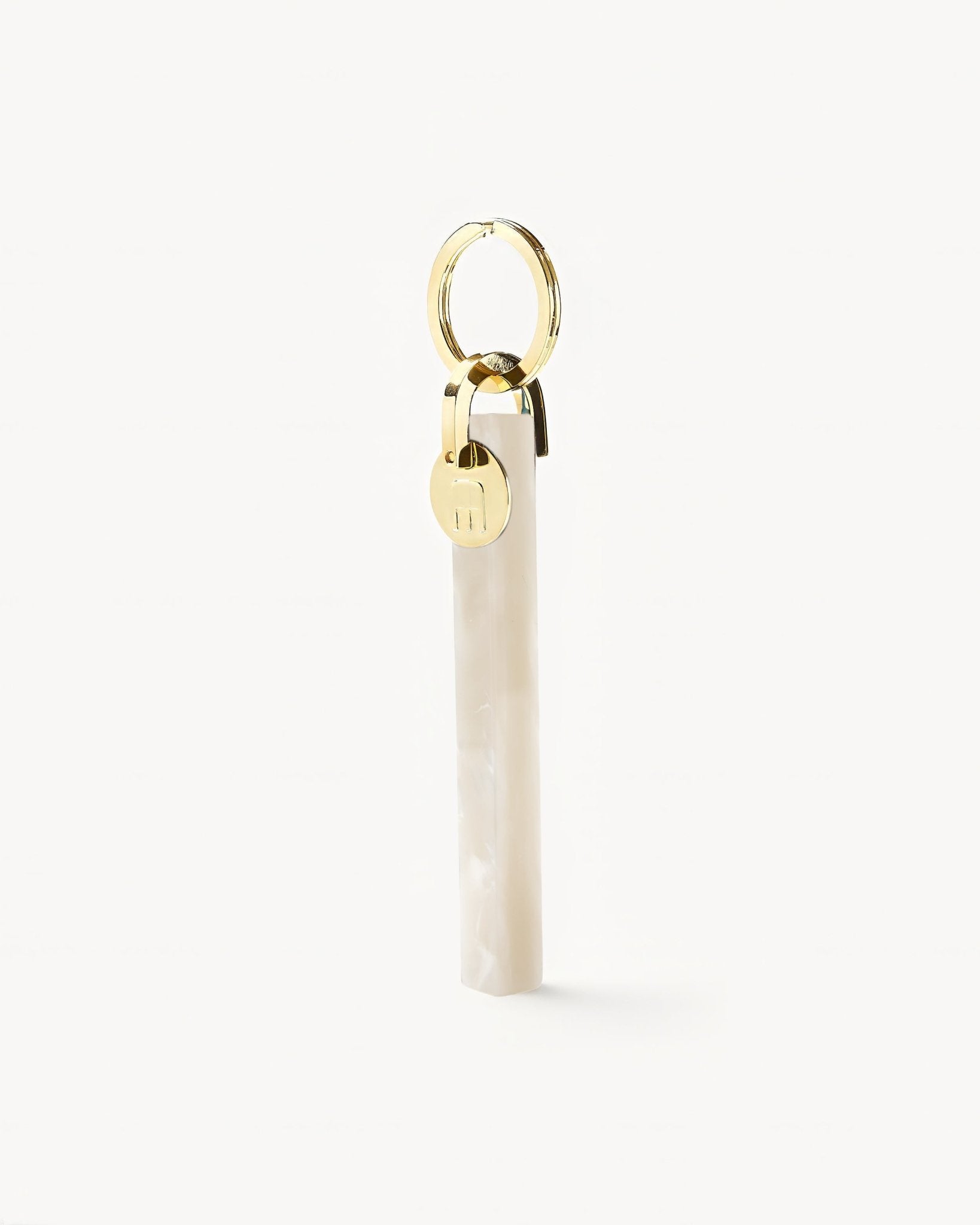Bar Keychain in White Shell – Gold