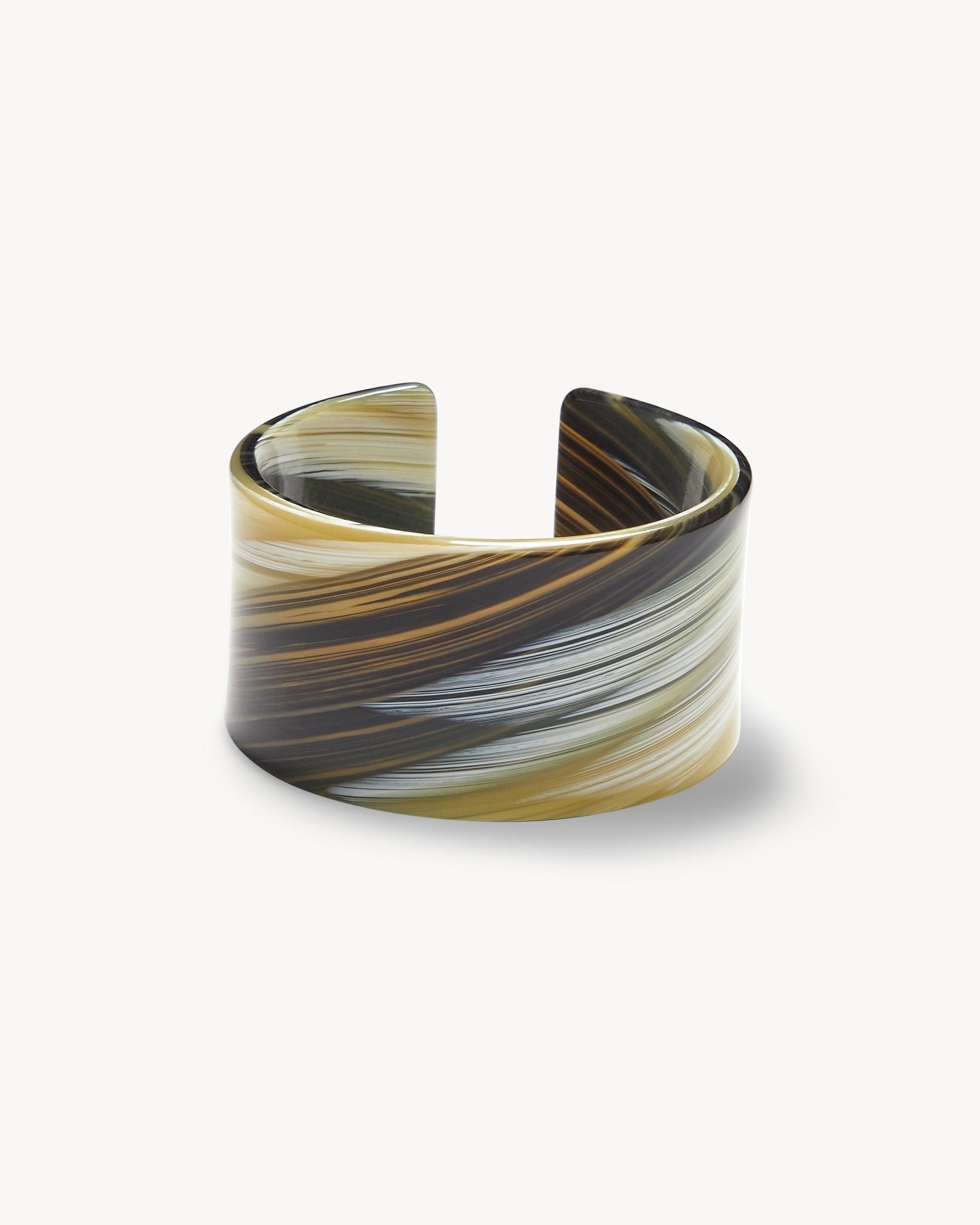 Jumbo Cuff in Horn