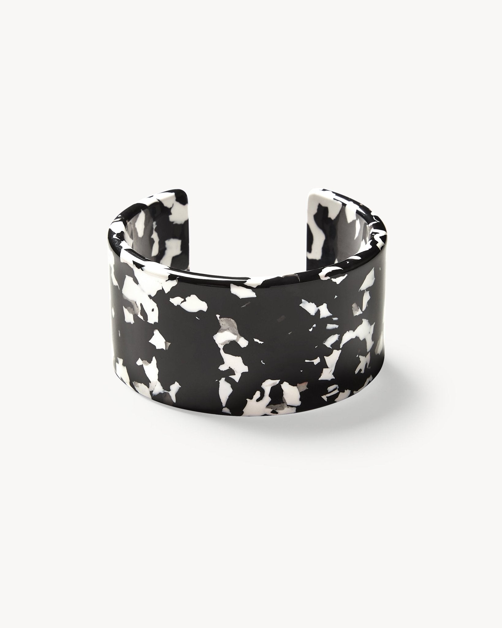 Jumbo Cuff in Noir
