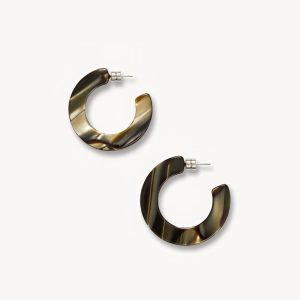 Kate Hoops in Midnight Horn