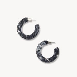 Kate Hoops in Obsidian