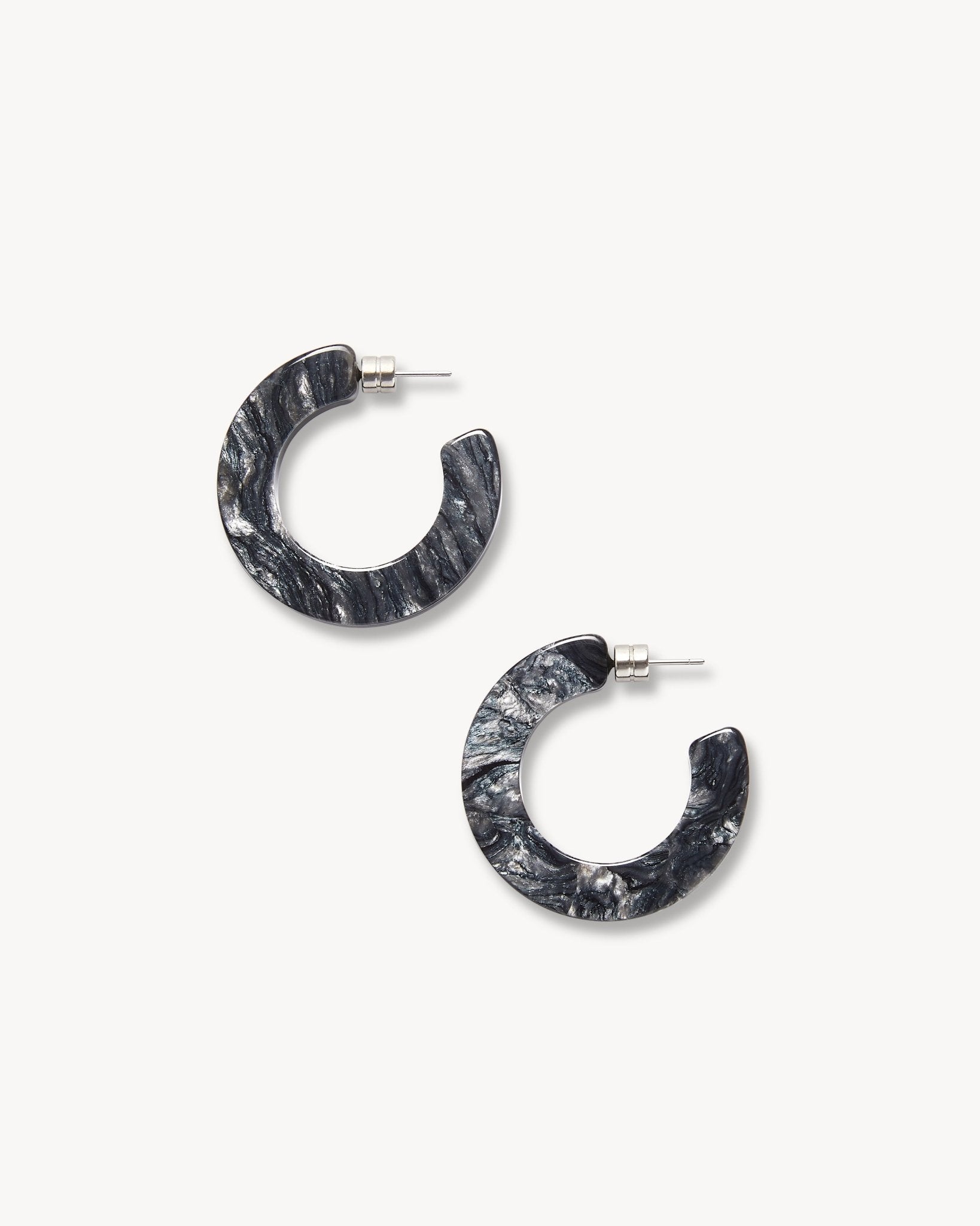 Kate Hoops in Obsidian