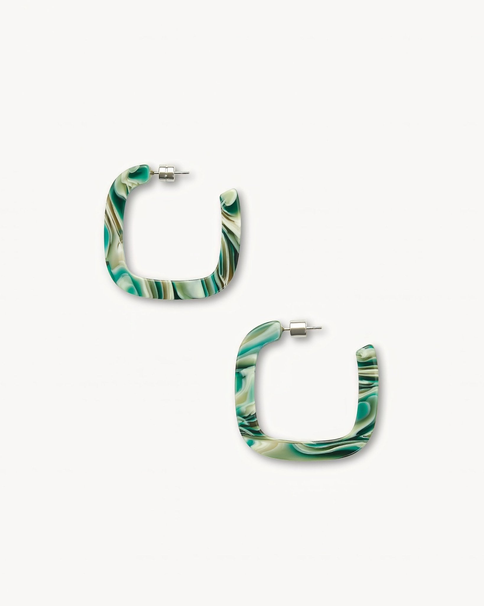 Midi Square Hoops in Stromanthe