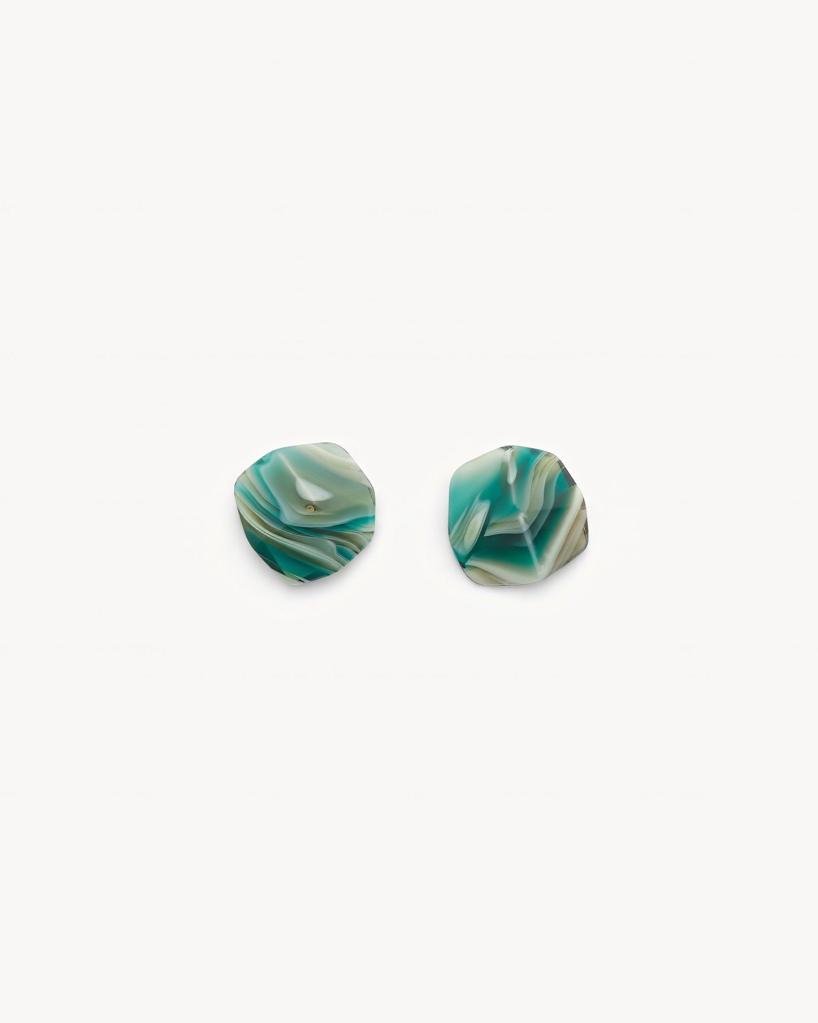 Mini Sculpture Studs in Stromanthe