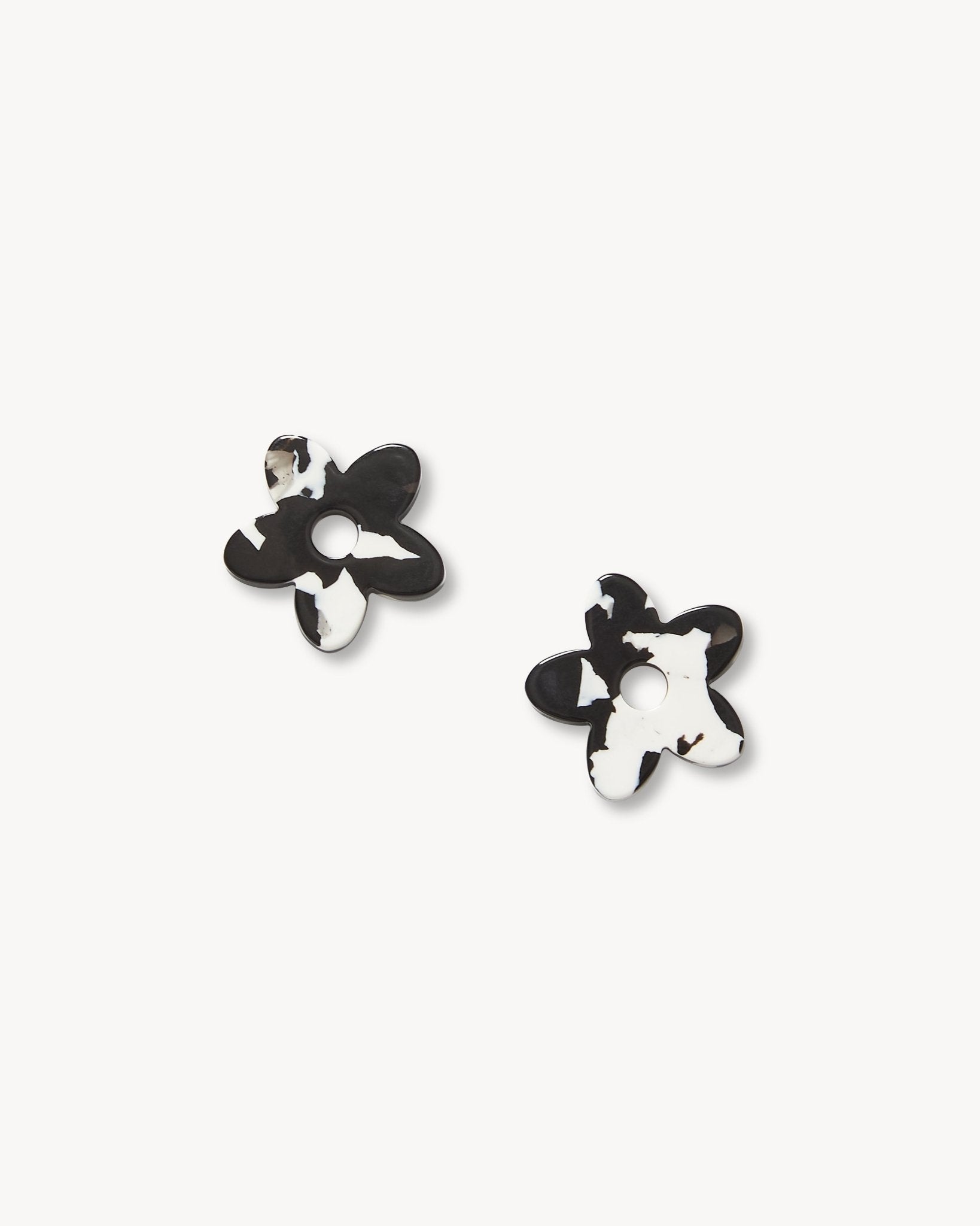 Petite Flower Charms in Noir